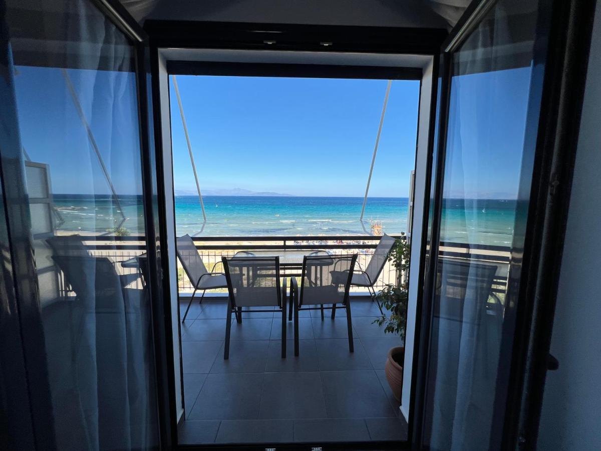 Apartmán Medora By The Sea Near Airport Artemida  Exteriér fotografie